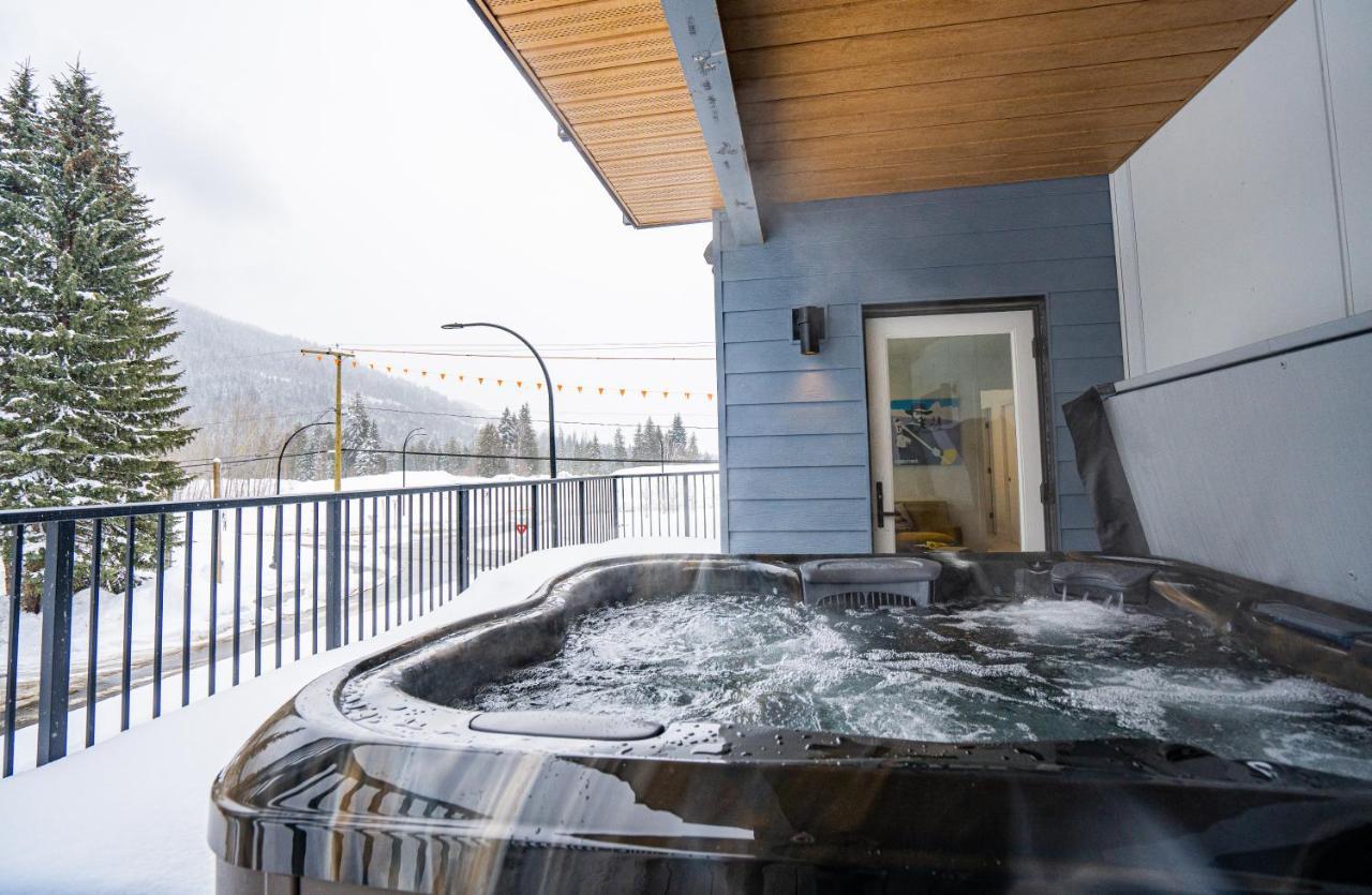 Revel In The Stoke By Revelstoke Vacations Apartment Exterior photo